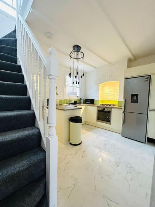 Elegant House In Stratford Apartment London Luaran gambar