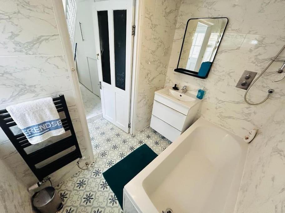 Elegant House In Stratford Apartment London Luaran gambar